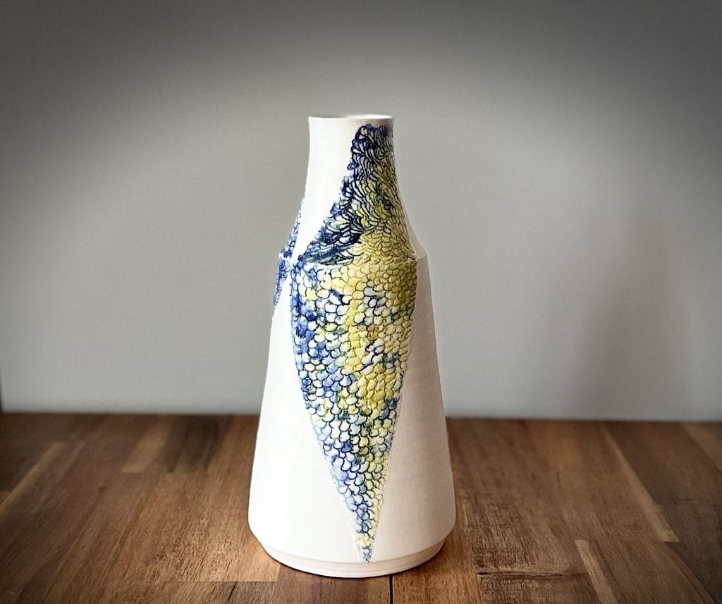 Vase artistique en grès « Ecailles marines »  de la galerie d'art de CGV